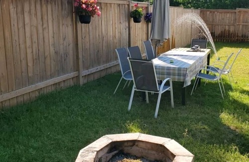 Wasaga Beach Casa | Entire Bungalow in Wasaga Beach ⛱️