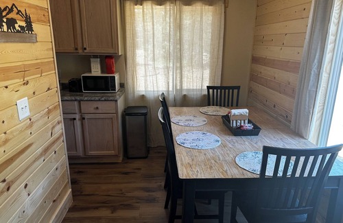 Cooke City-Silver Gate Cabina | Entire Cabin at Woody Falls Trailhead in Cooke City