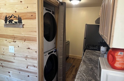 Cooke City-Silver Gate Cabina | Entire Cabin at Woody Falls Trailhead in Cooke City