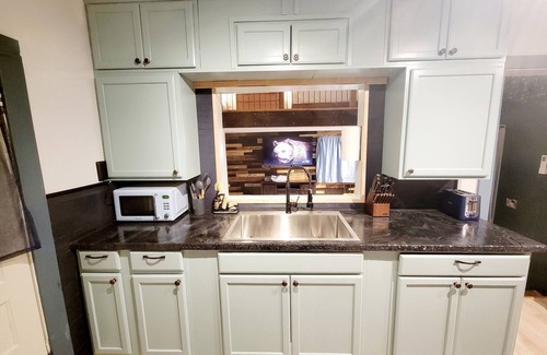 Zigzag Cabina | Entire Cabin - Mt. Hood, close to skiing! HOT TUB/BBQ/WiFi/Firepit