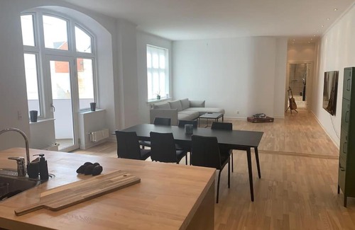 Vejle Apartamento | Entire central 2-bedroom condo with jacuzzi(130m2)