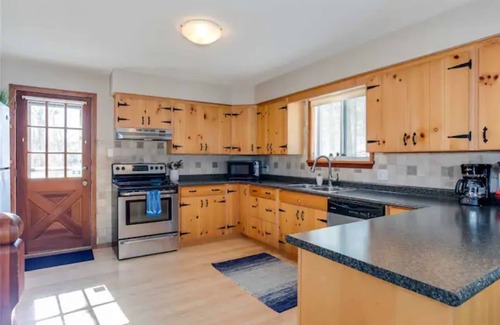 Kimberley Chalet De Esquí | Entire Chalet - Hot tub -Sauna - 25 mins to Blue Mountain