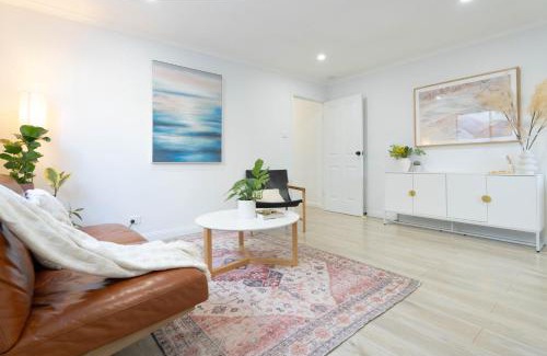 Brunswick Casa | Entire Charming Periodic Victorian House in Prime Brunswick Location