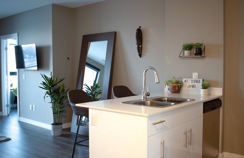 Kitchener Condominio | Entire condominium (condo) hosted by Ashish