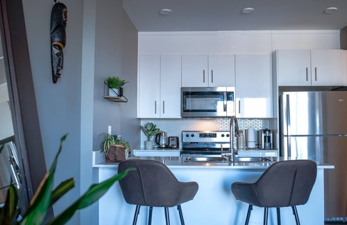 Kitchener Condominio | Entire condominium (condo) hosted by Ashish