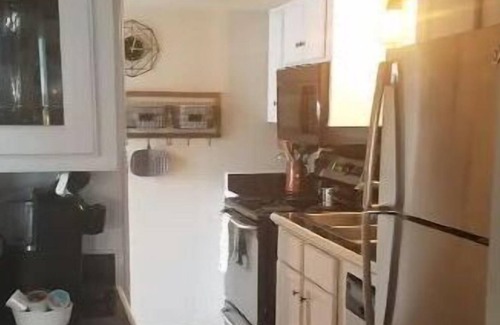 Kissimmee Cabaña | Entire cottage for 5, close to Disney, Universal! - Bitty Belle