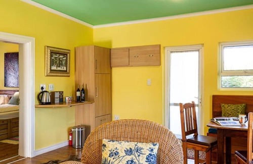 Helderberg Rural Cabina | ENTIRE cozy farm resort with a ocean view right out side your terrace W/4 BDRM