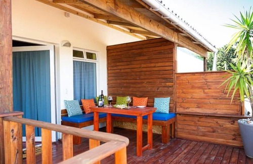 Helderberg Rural Cabina | ENTIRE cozy farm resort with a ocean view right out side your terrace W/4 BDRM