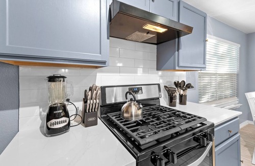Franklin Park Casa | Entire Duplex - 10 Min From Downtown - Sleeps 20