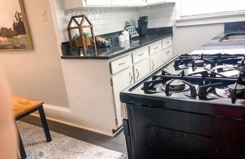 Historic Oakwood Casa | Entire Duplex (both sides) in Historic Oakwood