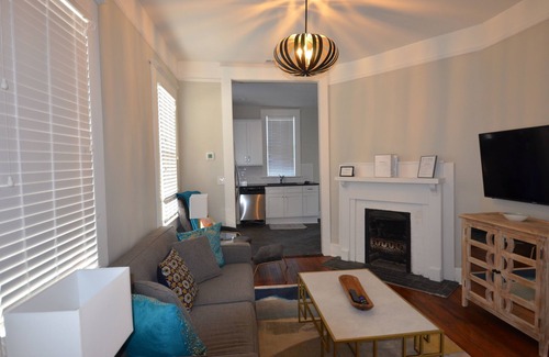 Thomas Square Casa | Duplex completo en el distrito de Starland