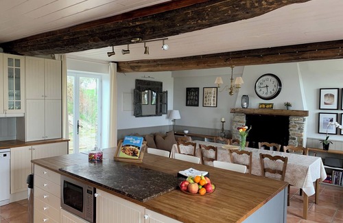 Barenton Otro | Entire farmhouse stay great for families and groups of friends.