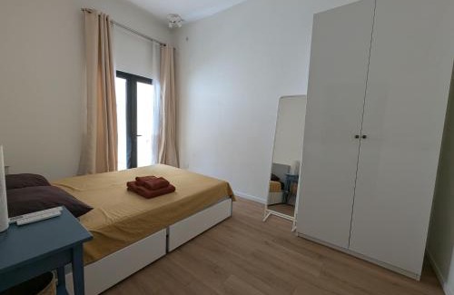 Cospicua Apartamento | Entire floor with back yard