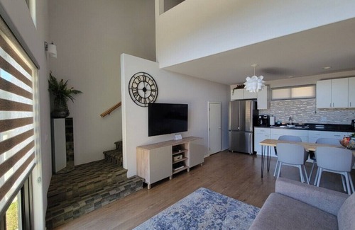 La Habra Heights Casa | Entire guest house close to hiking. canyon view