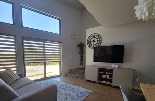 La Habra Heights Casa | Entire guest house close to hiking. canyon view