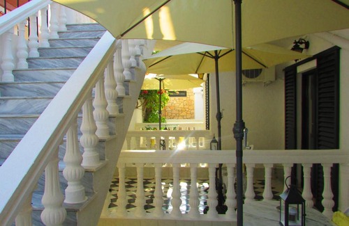 Faliraki Apartamento | ENTIRE GUESTHOUSE - 27 People