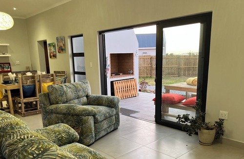 Langebaan Casa | Entire holiday home 5 minutes from the Beach - Kite Surfing. Comfortable, new!