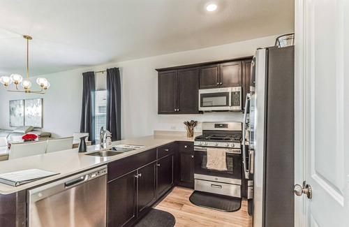 Del Valle Casa | Entire House Near Airport & COTA