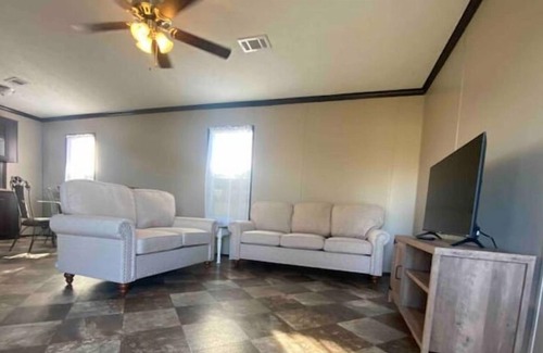 Baker Casa | Entire home available in a quiet location. Close to LSU and airport.