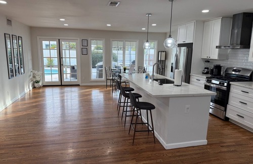 Grantville Casa | Entire home, Heated Pool, Free Parking, WiFi, Family Neighborhood!