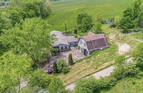 White Cabina | Entire home in Champion PA