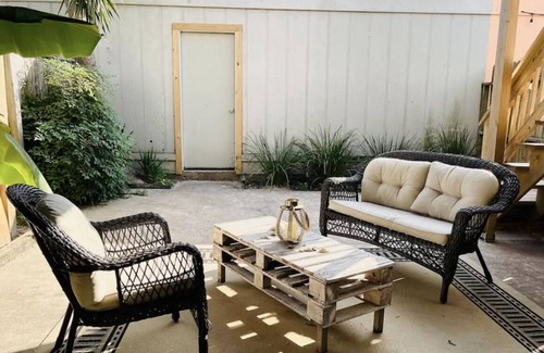 Galveston Casa | Entire home in Galveston with beach views and private garage parking