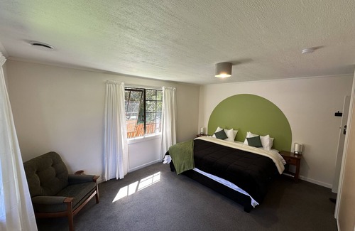 Dunedin Casa | Entire Home in Quiet Dunedin Suburb
