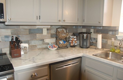 Northeast Virginia Beach Casa | Propiedad completa - Se aceptan mascotas - Cerca de la playa - 4 huéspedes