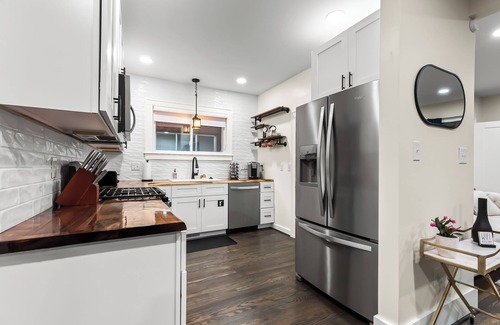 Grosse Pointe Casa | Entire home in Grosse Pointe Park ... Welcome to the MotorcityBnB!