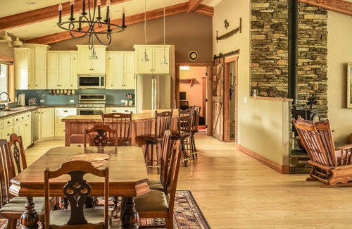 Stevensville Casa | Entire Home with 180 degree Mountain Views of the Bitterroot