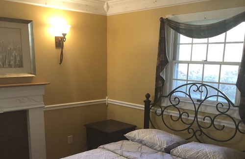 Fort Edward Casa | Entire Home with Inlaw near Saratoga/Lake George with Huge Inground Pool