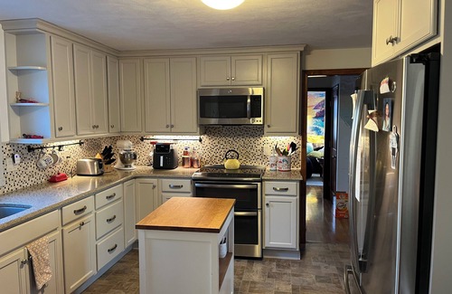 Portsmouth Casa | Entire Home with Pickleball Court - Portsmouth