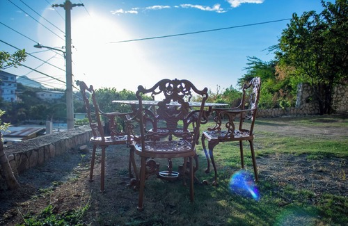Gordon Town Villa | Entire Homestay In Kingston - by Airport