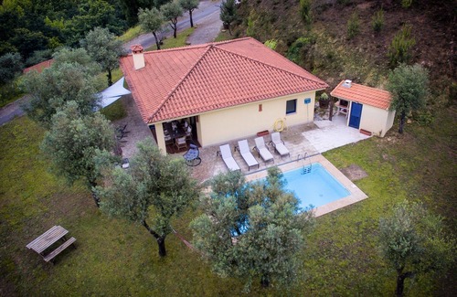 Molares Casa | Casa completa para 5 personas, piscina privada, admite mascotas. Todo equipado