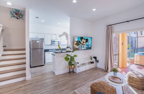 Kissimmee Casa | Entire house 10min to Disney with Hot Tub