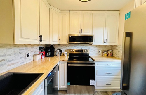 Fairfield Casa | Entire house 3BR, Pets, kitchen, Parking, Laundry, Large Fenced backyard, WiFi