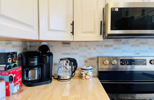 Fairfield Casa | Entire house 3BR, Pets, kitchen, Parking, Laundry, Large Fenced backyard, WiFi