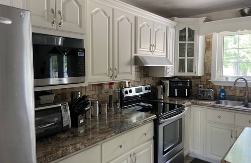 Moncton Casa | Entire house, centrally located, sleeps 6…