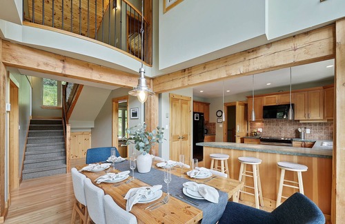 Sunburst Estates Casa | Entire house, Close to ski lifts and ALL amenities, fully equipped