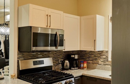 Lucea Casa | Entire House Cozy Luxury INN Ocean Pointe With Swim Pool,Gym And Free Parking