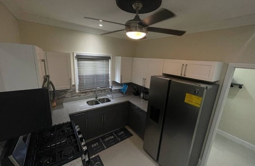 Lucea Casa | Entire House Cozy Luxury INN Ocean Pointe With Swim Pool,Gym And Free Parking