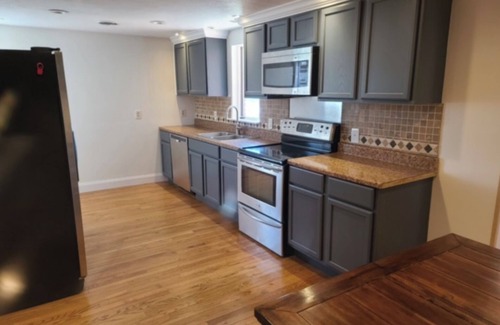 Fayetteville Casa | Entire House on 2nd Ave
