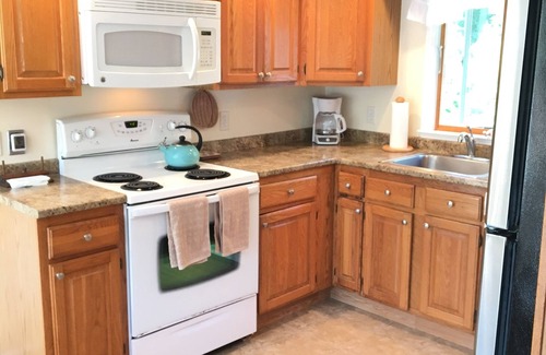 Mashpee Casa | Entire House on Peters Pond - Short walk to Private Beach