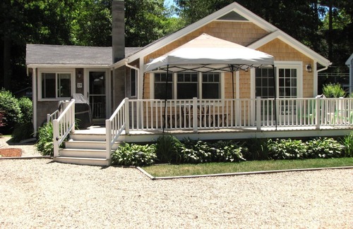 Mashpee Casa | Entire House on Peters Pond - Short walk to Private Beach
