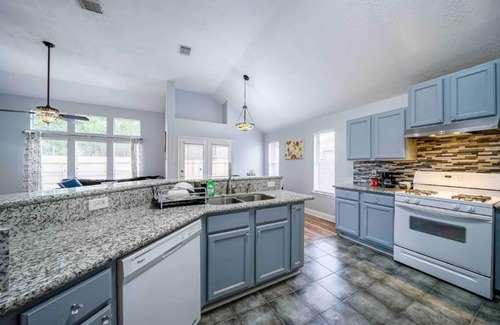 Lakeville Casa | Entire House | Open & Spacious Home