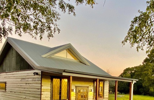 Ewingsdale Cabaña | Entire House The Sunset Cottage - Tooraloo Farm Stay