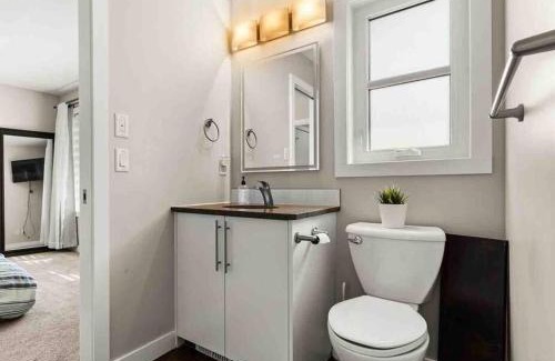 Regina Apartamento | Entire house to yourselves - NO basement sharing