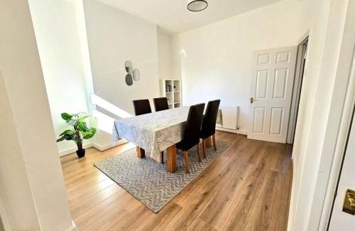 Waterloo Casa | Entire house, Waterloo, free street parking