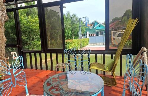 Balanga Casa | Entire Loft House Patio & Garden, Belle's Homestay
