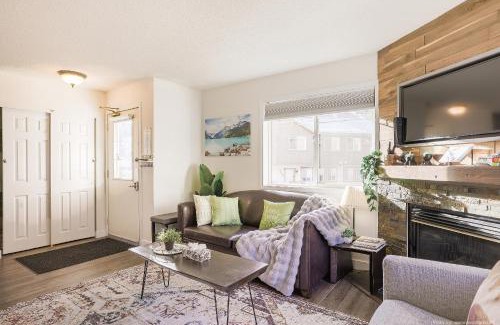 Harvie Heights Apartamento | Entire Lovely Townhouse Mountain View!